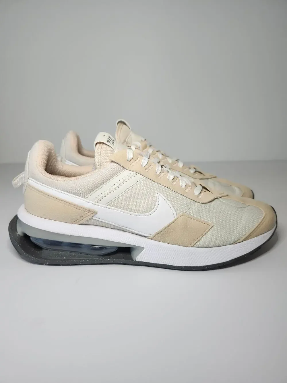 Nike Air Max Women's Pre-Day Light Bone Sz 8.5 Athletic Running Sneaker Retro